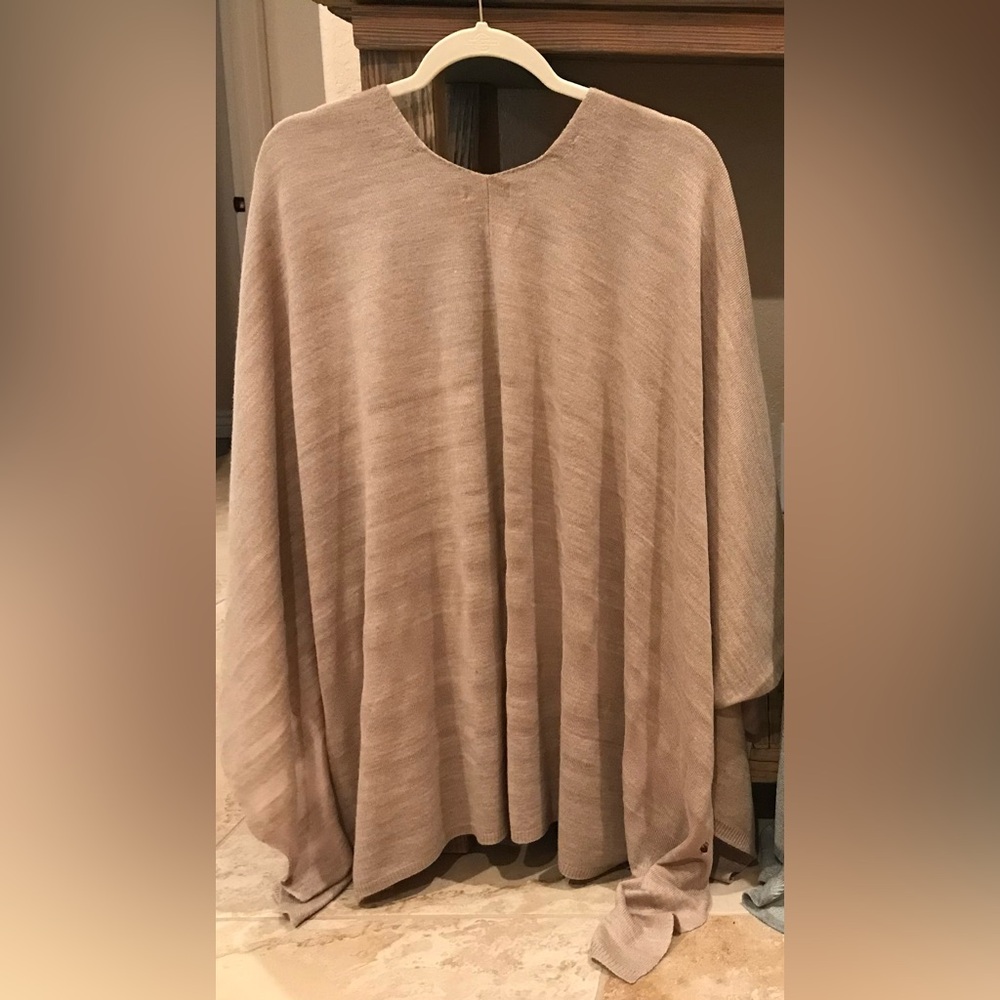 Calvin Klein Beige Knit Shawl/Wrap Poncho Sweater - One Size - Picture 6 of 13